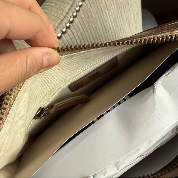 FRYE Leather Crossbody Bag - Picture 10 of 11